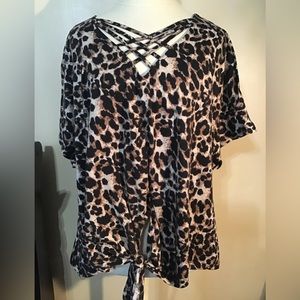 Women’s size 2 XL top cc